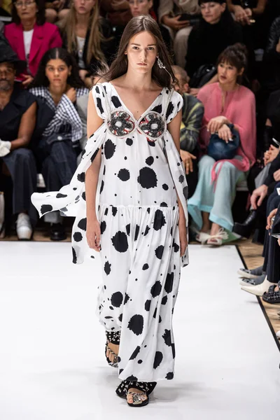 Look 11
